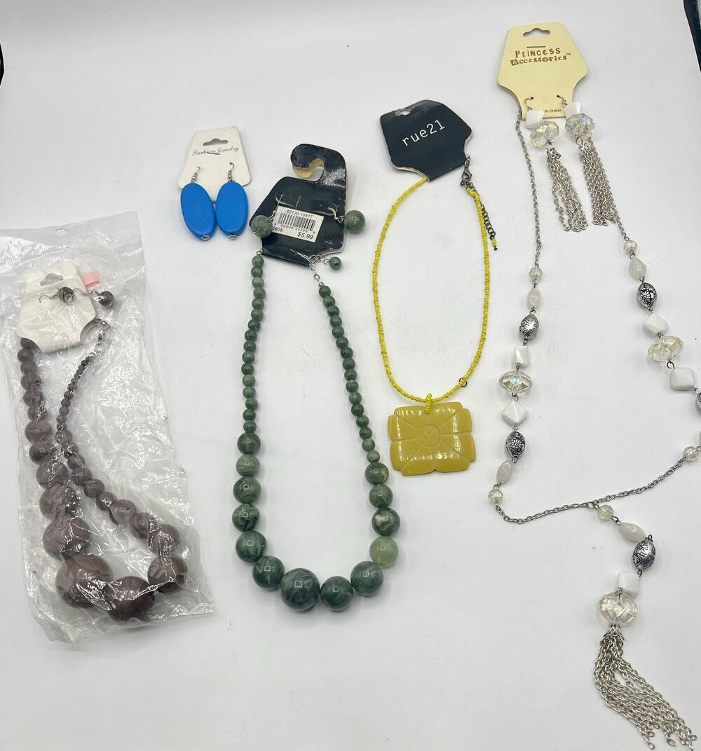 Fashion Jewelry Lot: Rue21 Princess Accessories & Beaded Necklaces Lot of 5 #G06